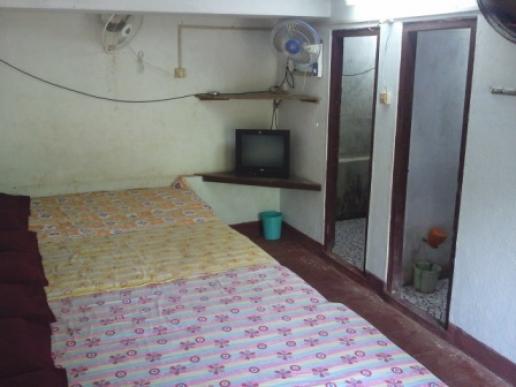 Ecconomy group hall for 10 persons with two built-in toilets