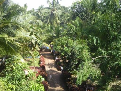 central access from the hotel gardens